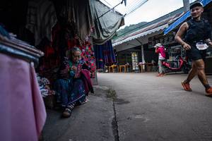 BIB: 533832, 100
                            <button type="button" onclick="openModal(22795432)" class="btn btn-primary btn-sm float-right btn-popup" data-toggle="modal" data-target=".modal-high-quality">
                        <i class="fas fa-shopping-cart"></i> Add to Cart
                    </button>
                                            <button type="button" onclick="isThisMe(22795432, true)" class="btn btn-success btn-sm float-right btn-popup btn-isme hidden" data-toggle="tooltip" data-placement="bottom" title="นี่คือรูปของคุณใช่ไหม คลิกที่นี่เพื่อเอาเข้าอัลบั้ม">
                        <i class="fas fa-plus"></i> Add to album
                    </button>
                    <button type="button" onclick="isThisMe(22795432, false)" class="btn btn-warning btn-sm float-right btn-popup btn-isnotme hidden">
                        <i class="fas fa-ban"></i> Remove from album
                    </button>